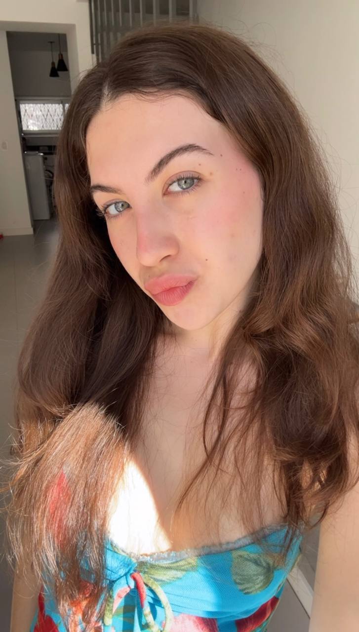 Nude girl Amber in Xinxiang