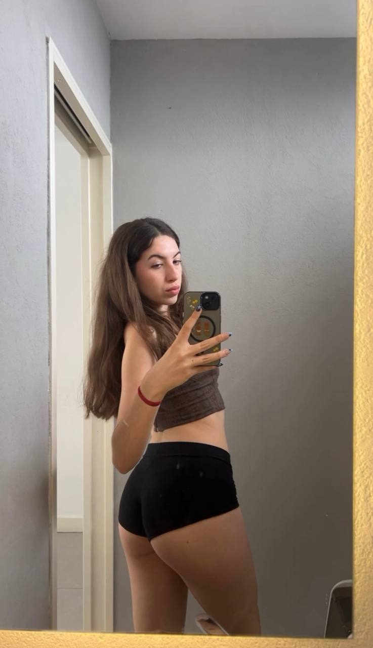 Amber in her underwear in Xinxiang