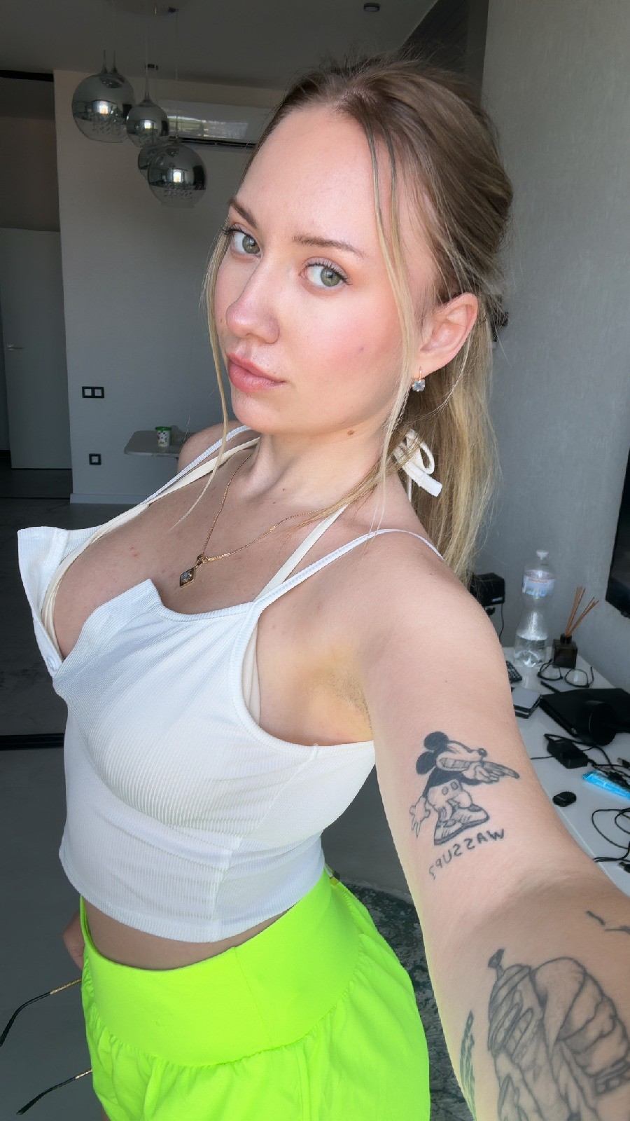 KateV in her underwear in Xinxiang