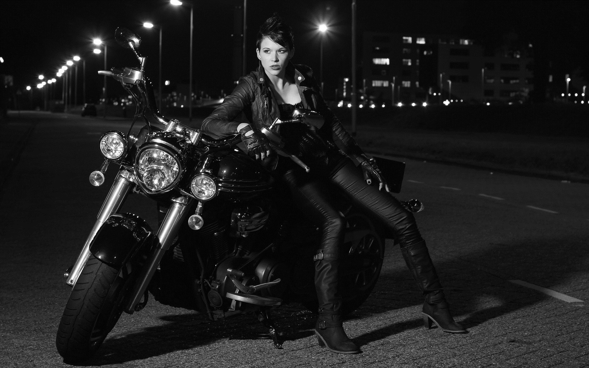 Photo Beautiful girls and motorcycles in Xinxiang