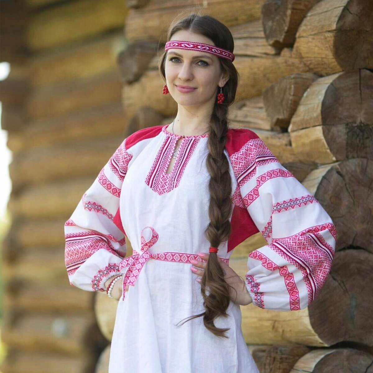 Girls in Slavic costumes in Xinxiang