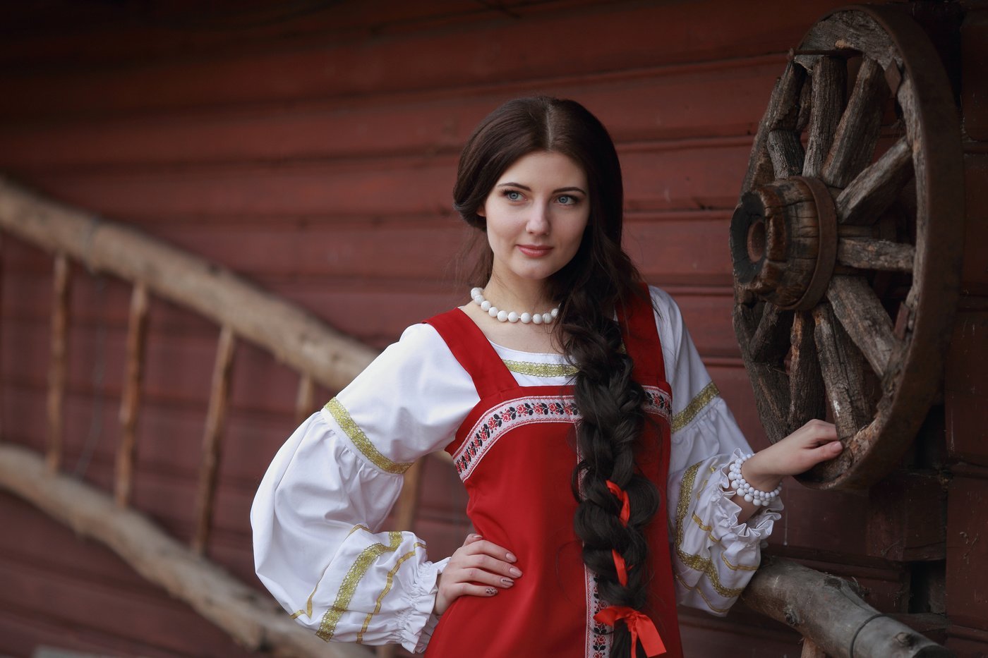 Girls in Slavic costumes in Xinxiang