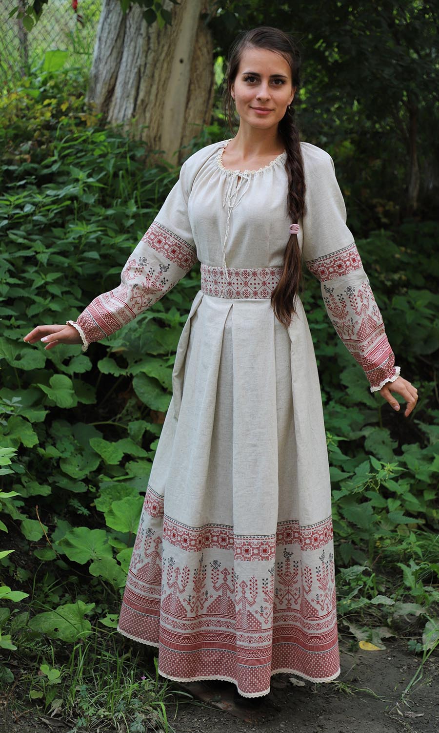Girls in Slavic costumes in Xinxiang