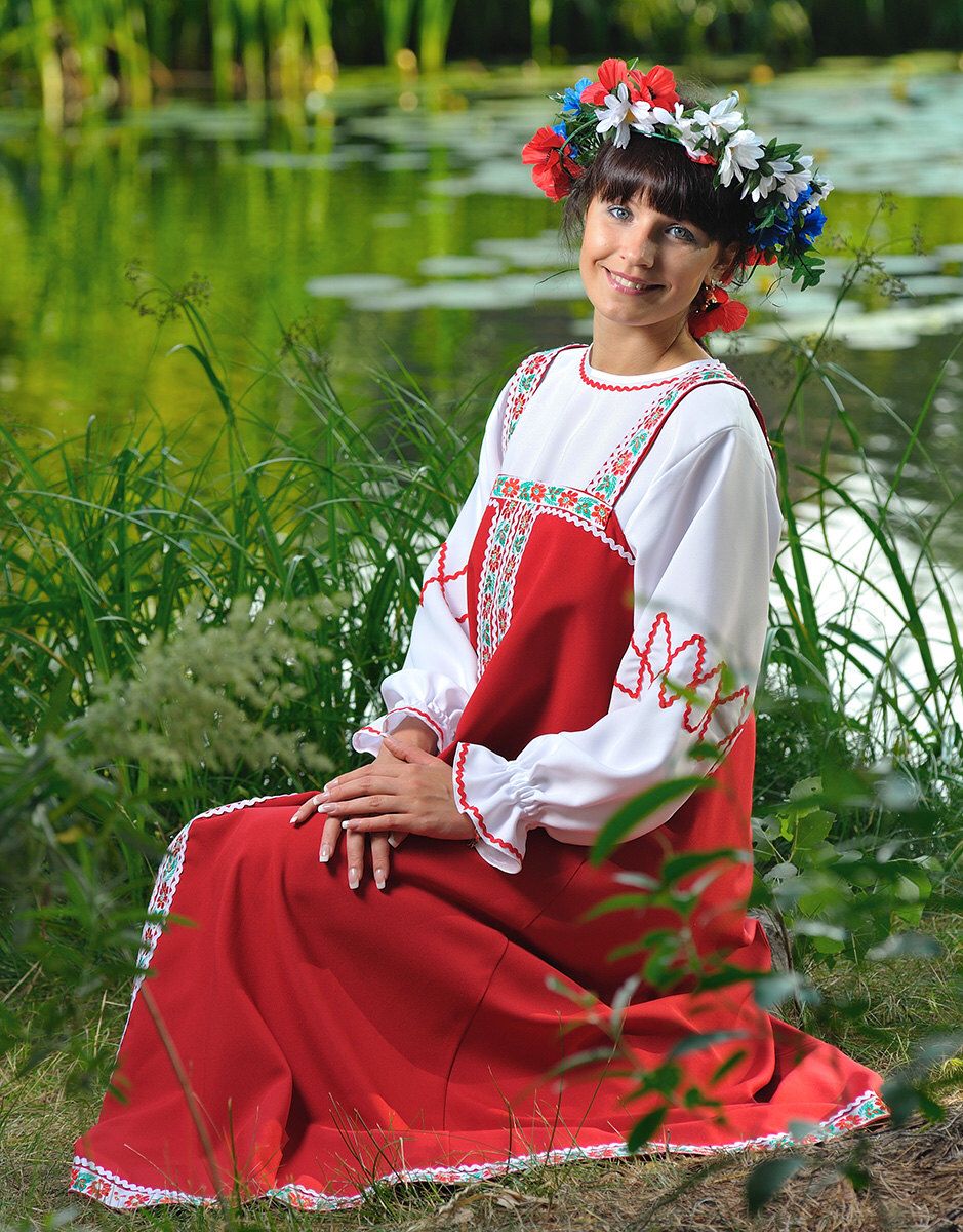 Beautiful girl Girls in Slavic costumes in Xinxiang
