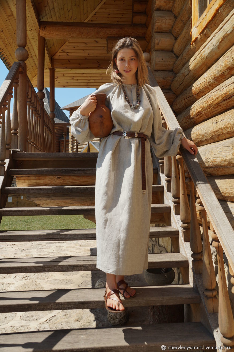 Girls in Slavic costumes in Xinxiang