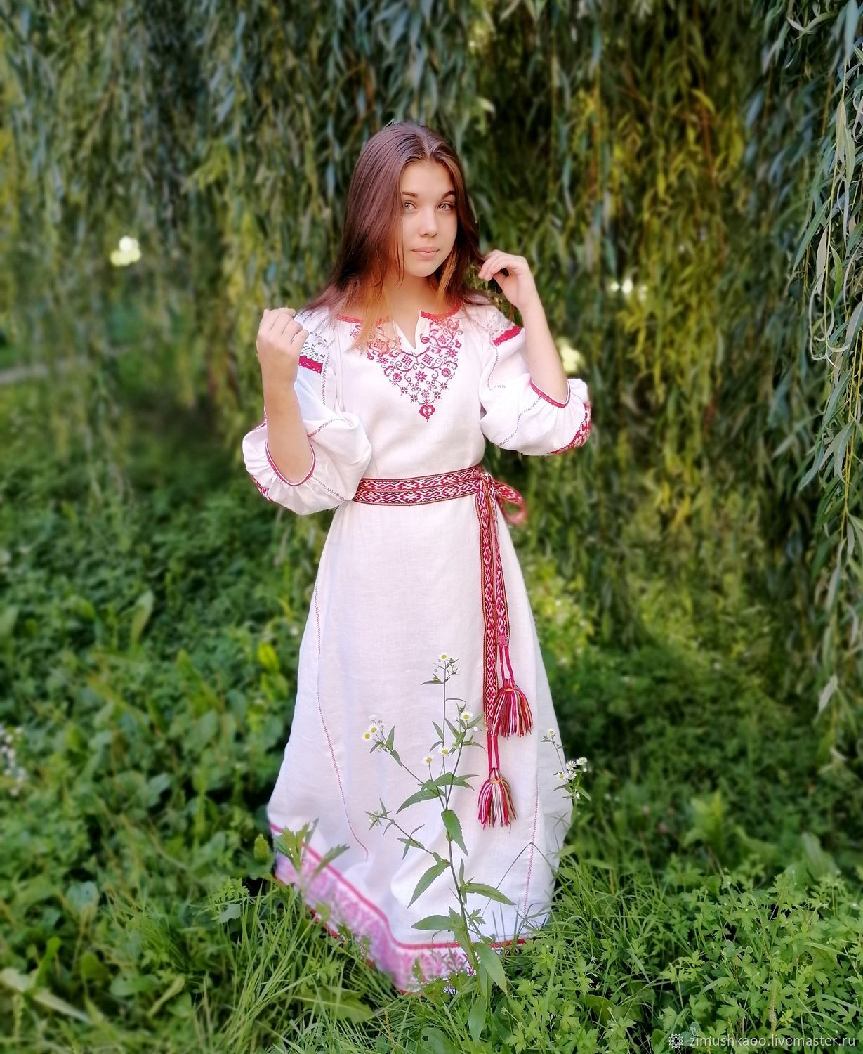Girl Girls in Slavic costumes in Xinxiang