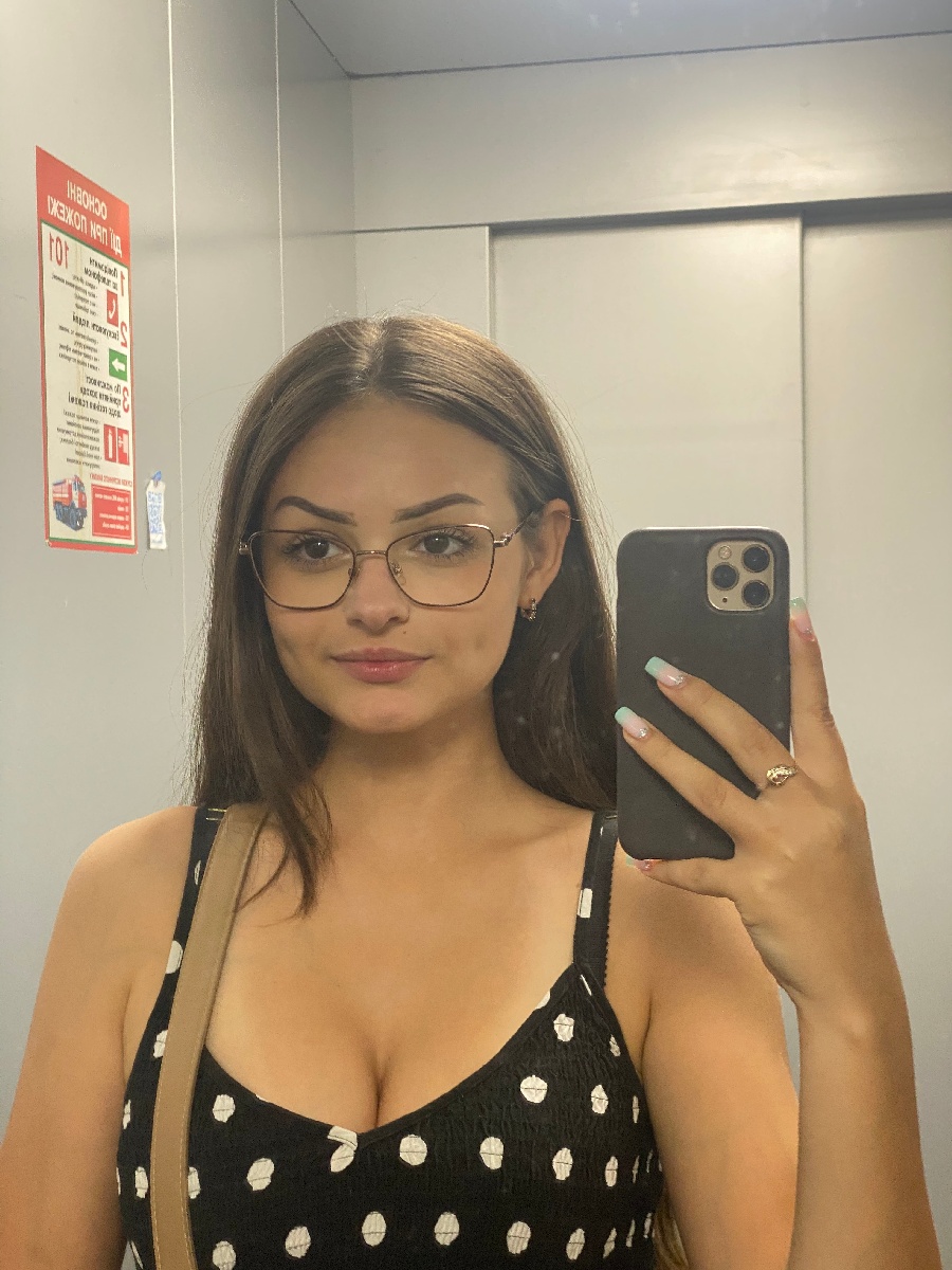 Sexy model Stacy in Xinxiang