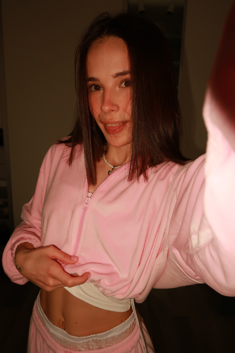 Tina brings the glow — live moments in Xinxiang